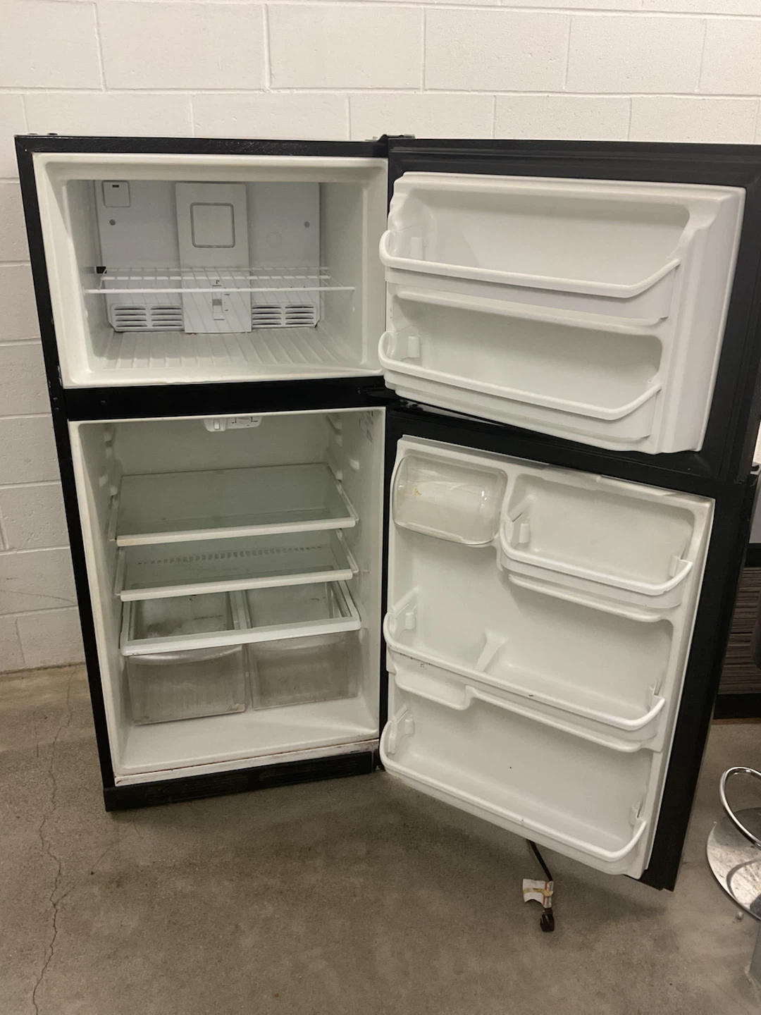 Kenmore Top-Freezer Refrigerator - photo 5