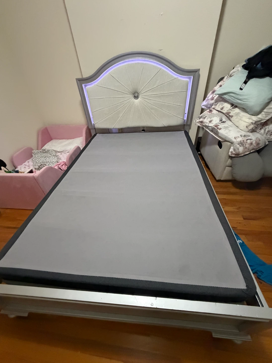 Silver LED Bed Frame and mattress - photo 4