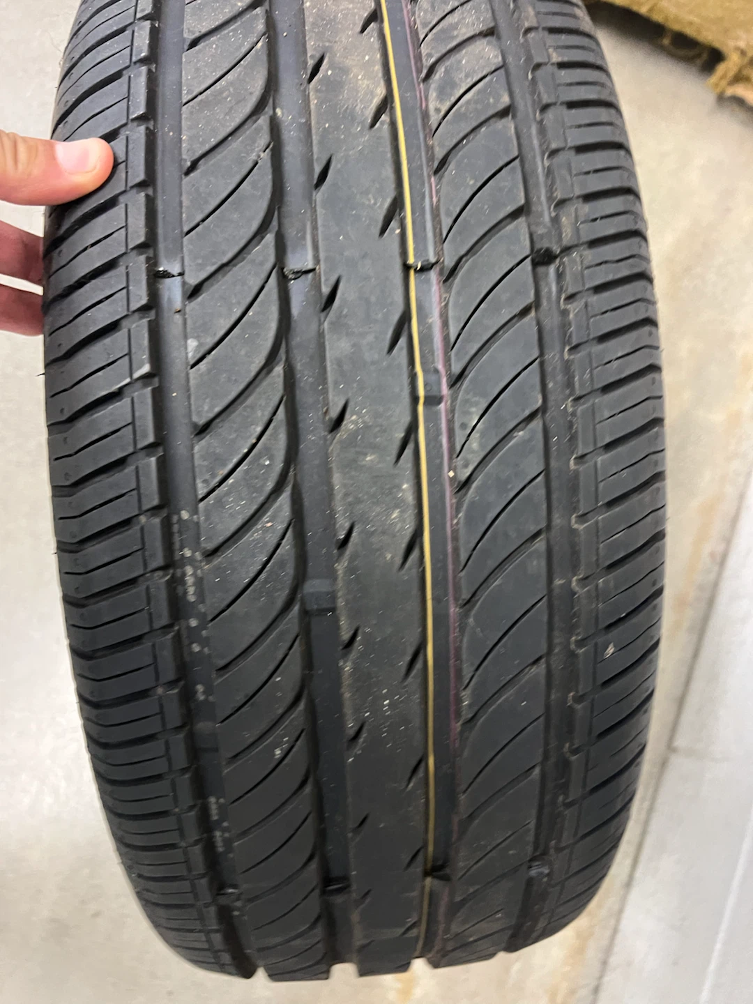 Arroyo Grand Sport 2 Tire 225/45R18 - photo 4