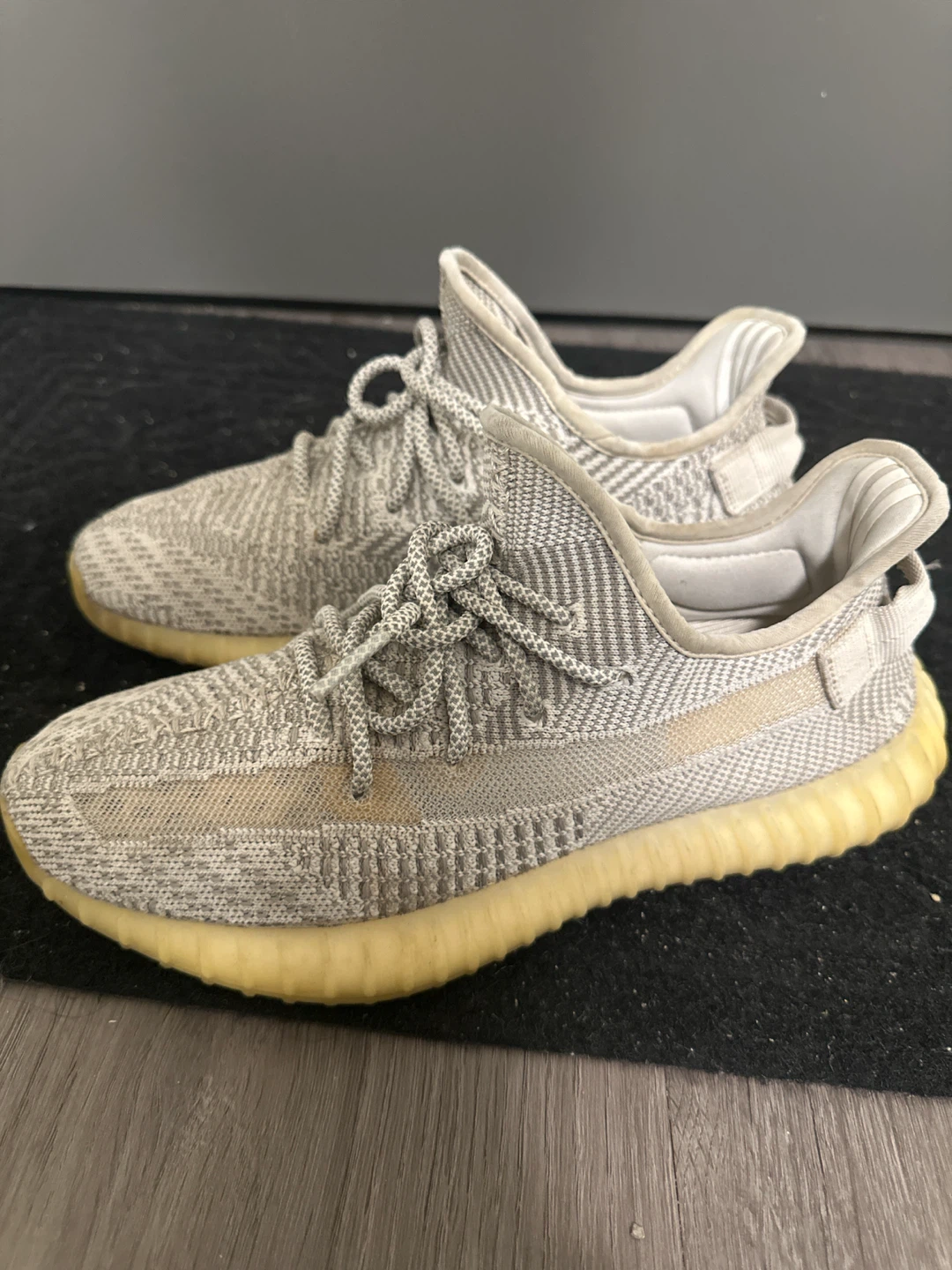 Adidas Yeezy Boost 350 V2 Size 9 - photo 2