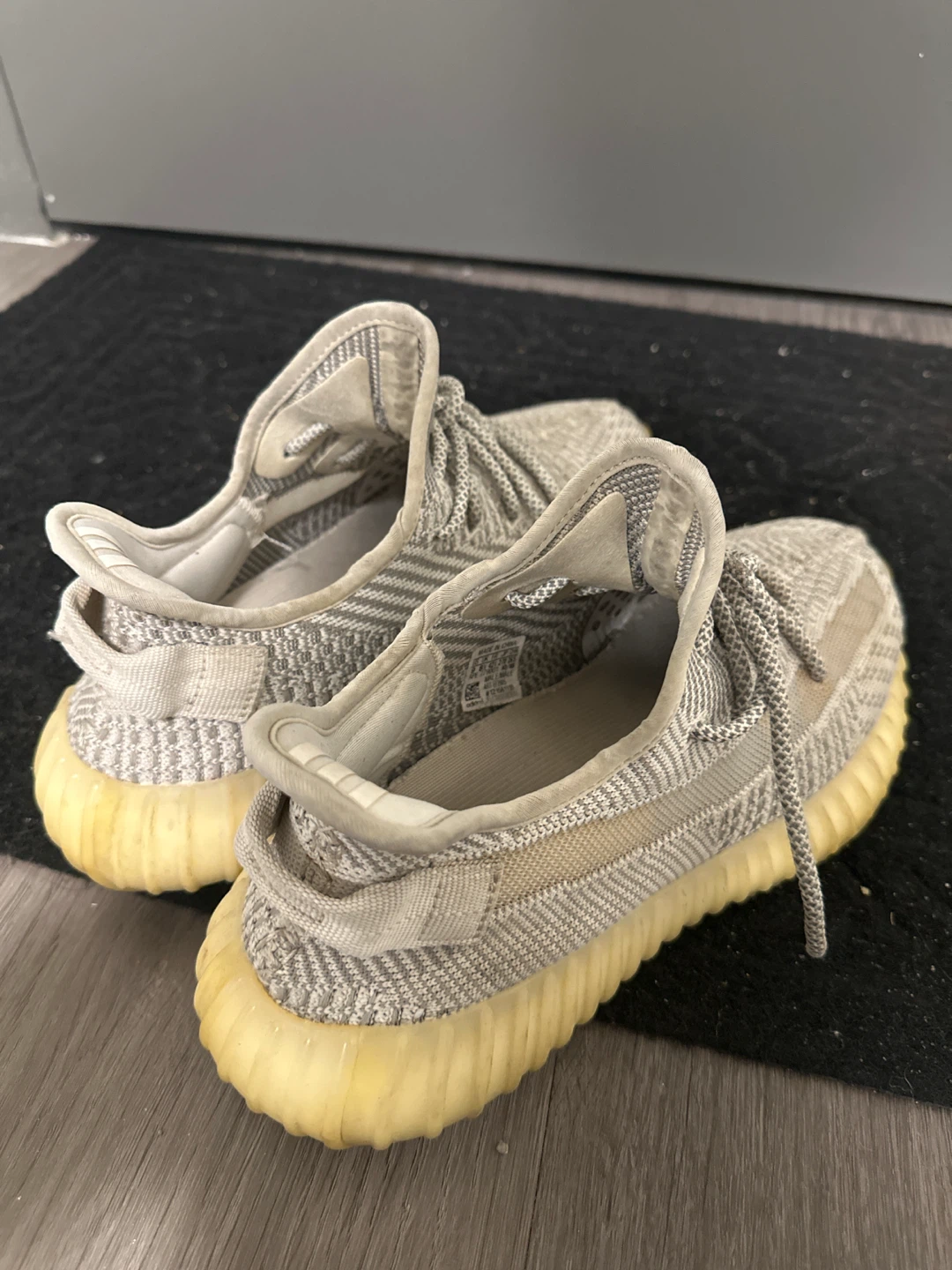 Adidas Yeezy Boost 350 V2 Size 9 - photo 3