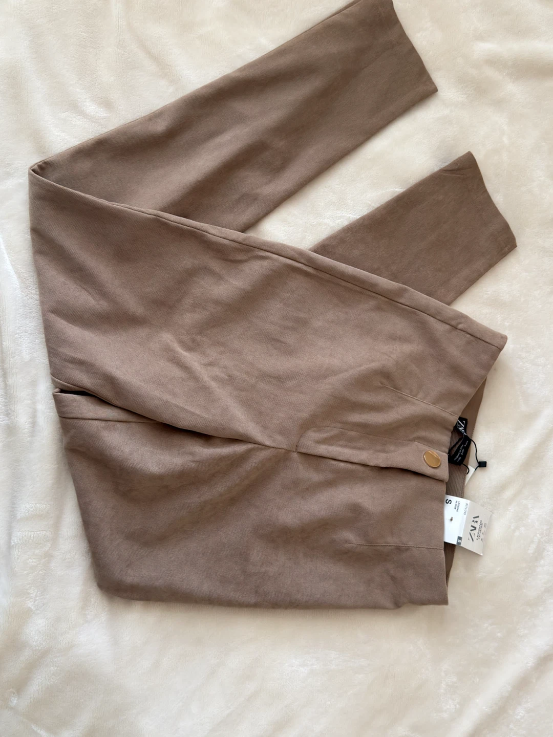 NWT: Zara High-Rise Suede-Effect Leggings (New with Tags) - photo 2