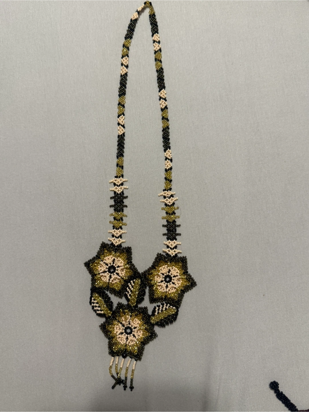 Beaded Flower Design Necklace