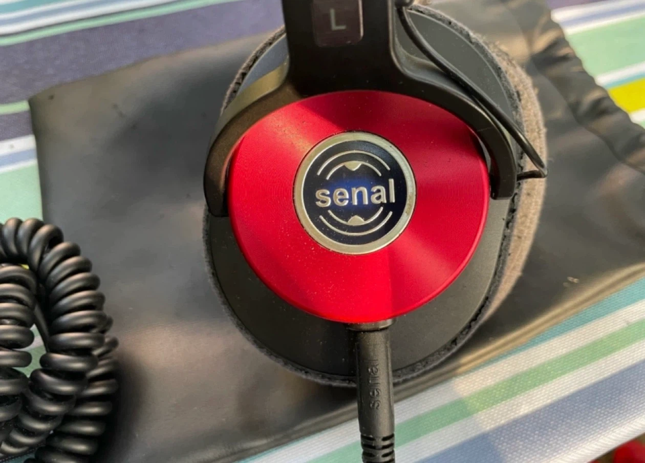 Senal Headphones 🏈