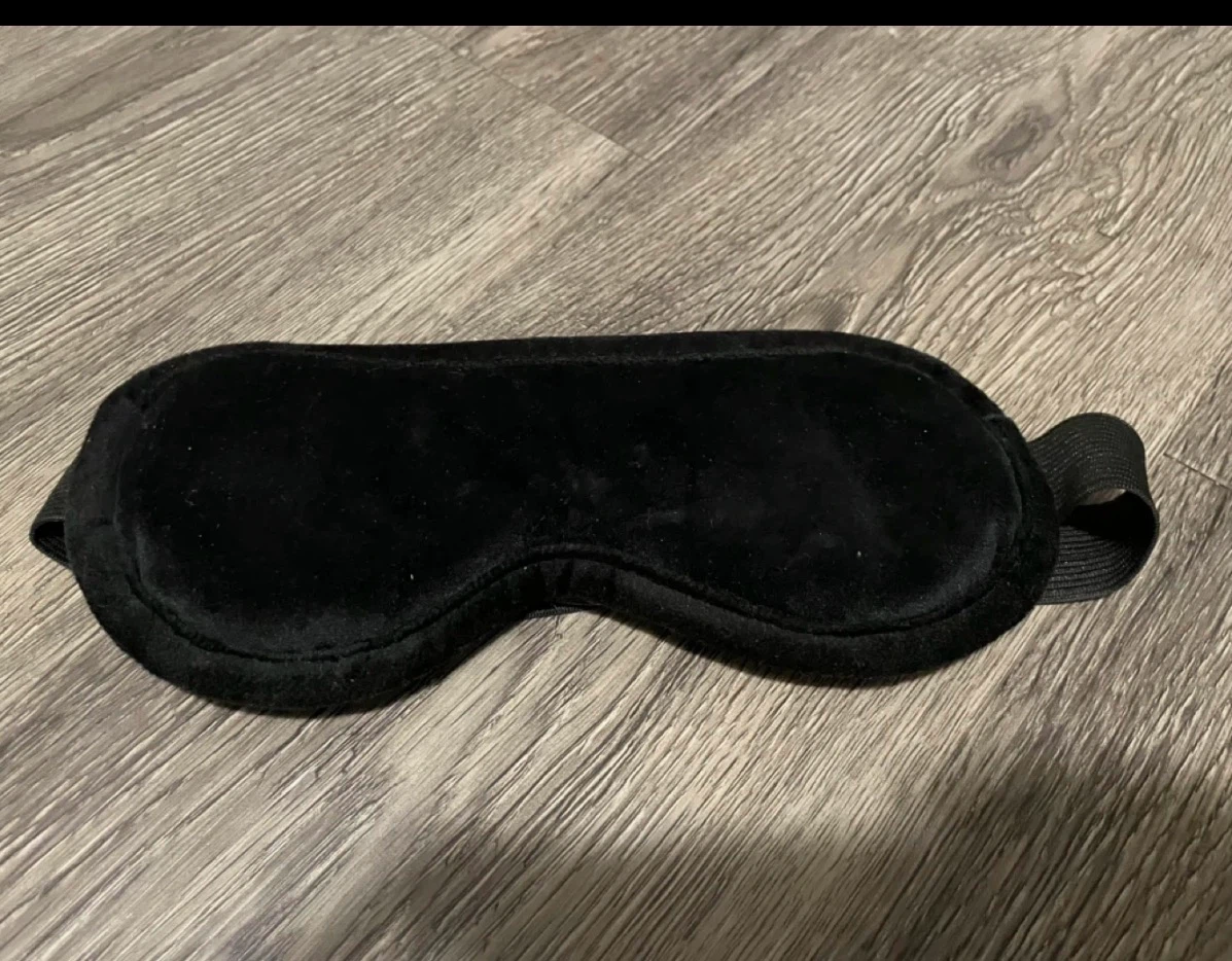 Black Velour Sleep Mask 🏈