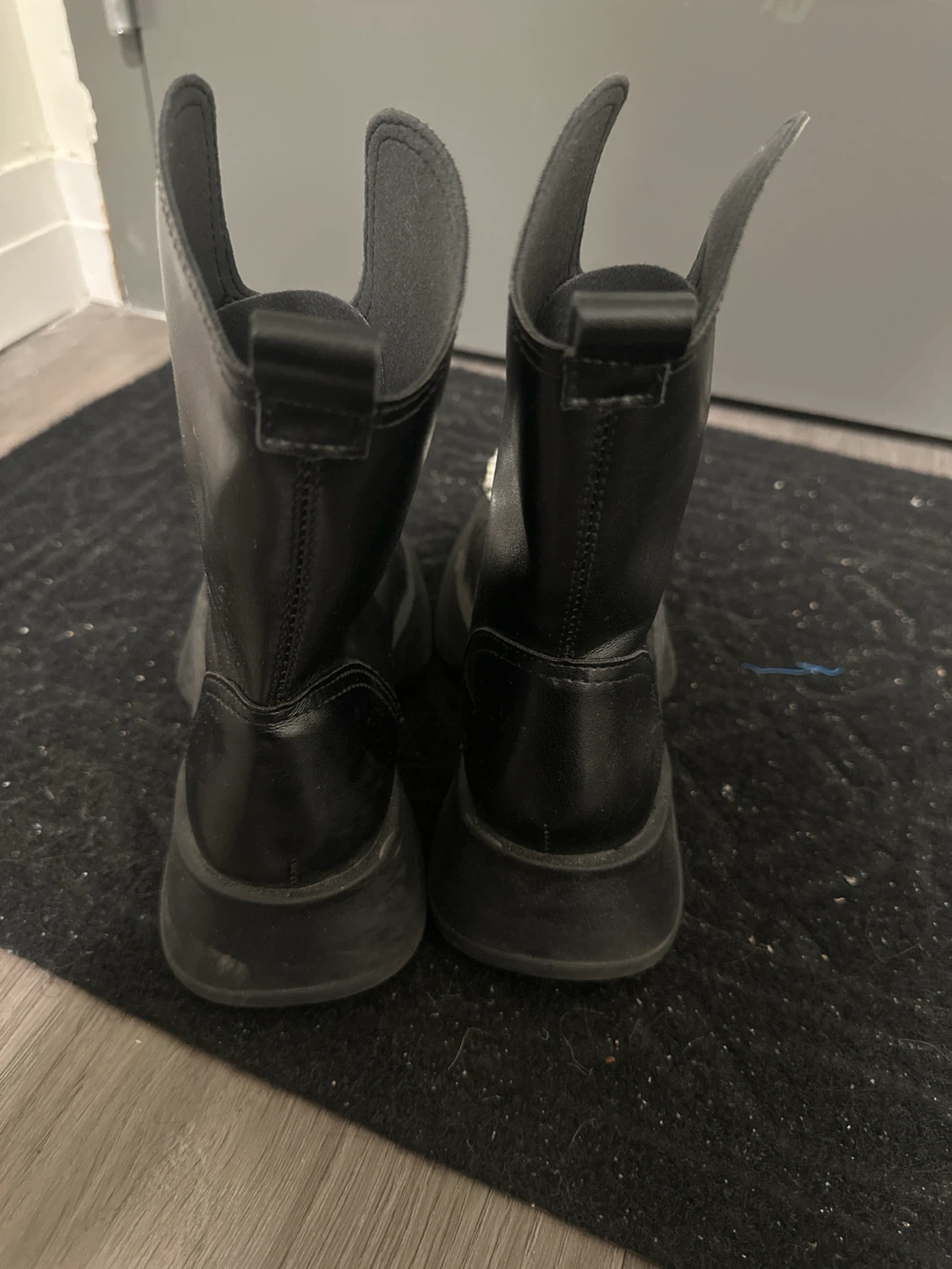 Black boots with crystal embellishment - photo 3