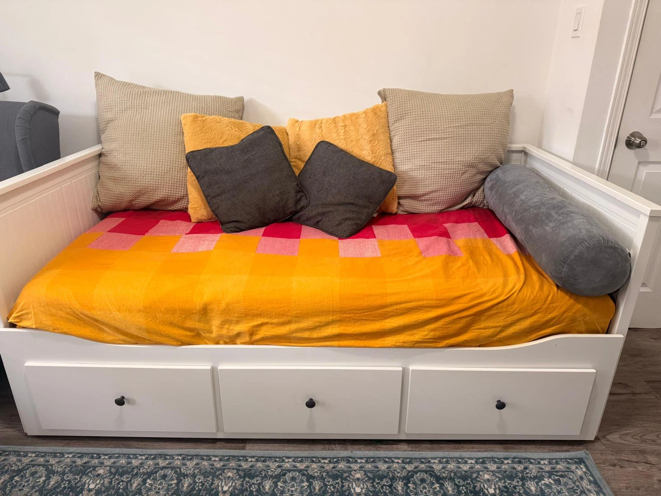 IKEA Hemnes Daybed with 3 Drawers
