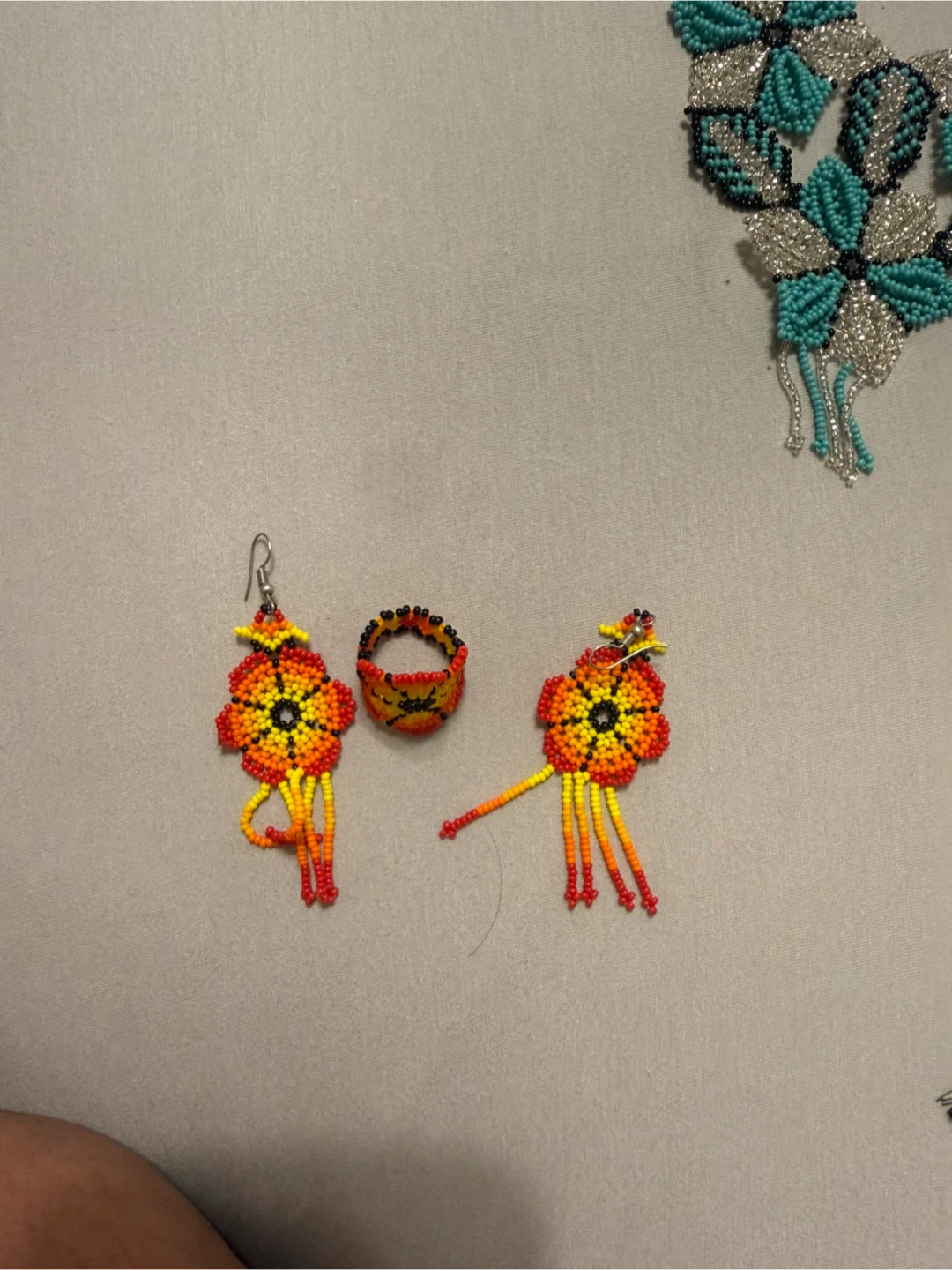 Beaded Flower Jewelry Set - photo 2
