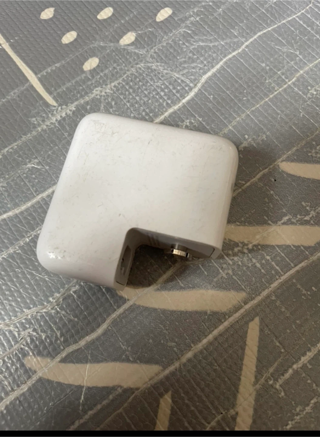 Apple MagSafe Power Adapter 🏈