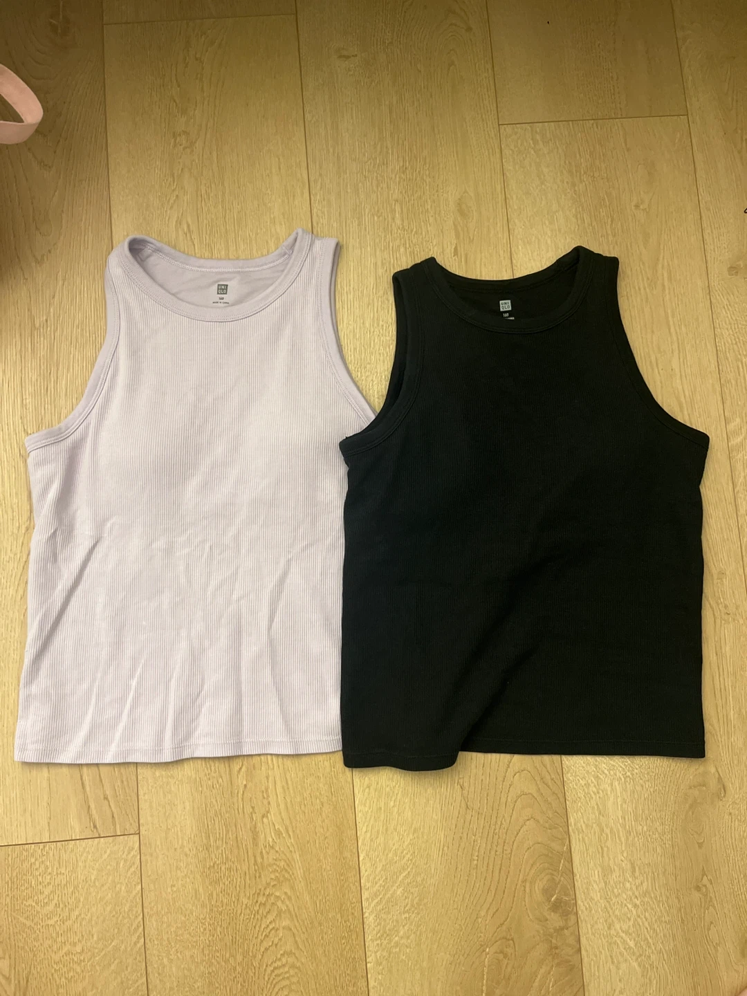Uniqlo tank top s