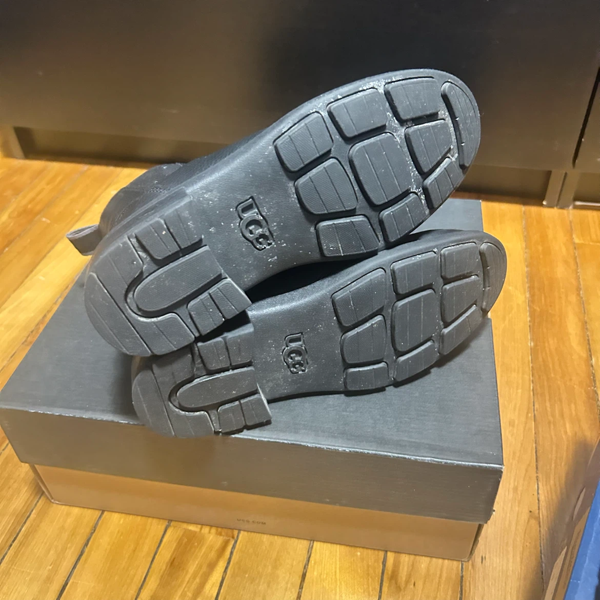 UGG Black Leather Chelsea Boots - photo 3