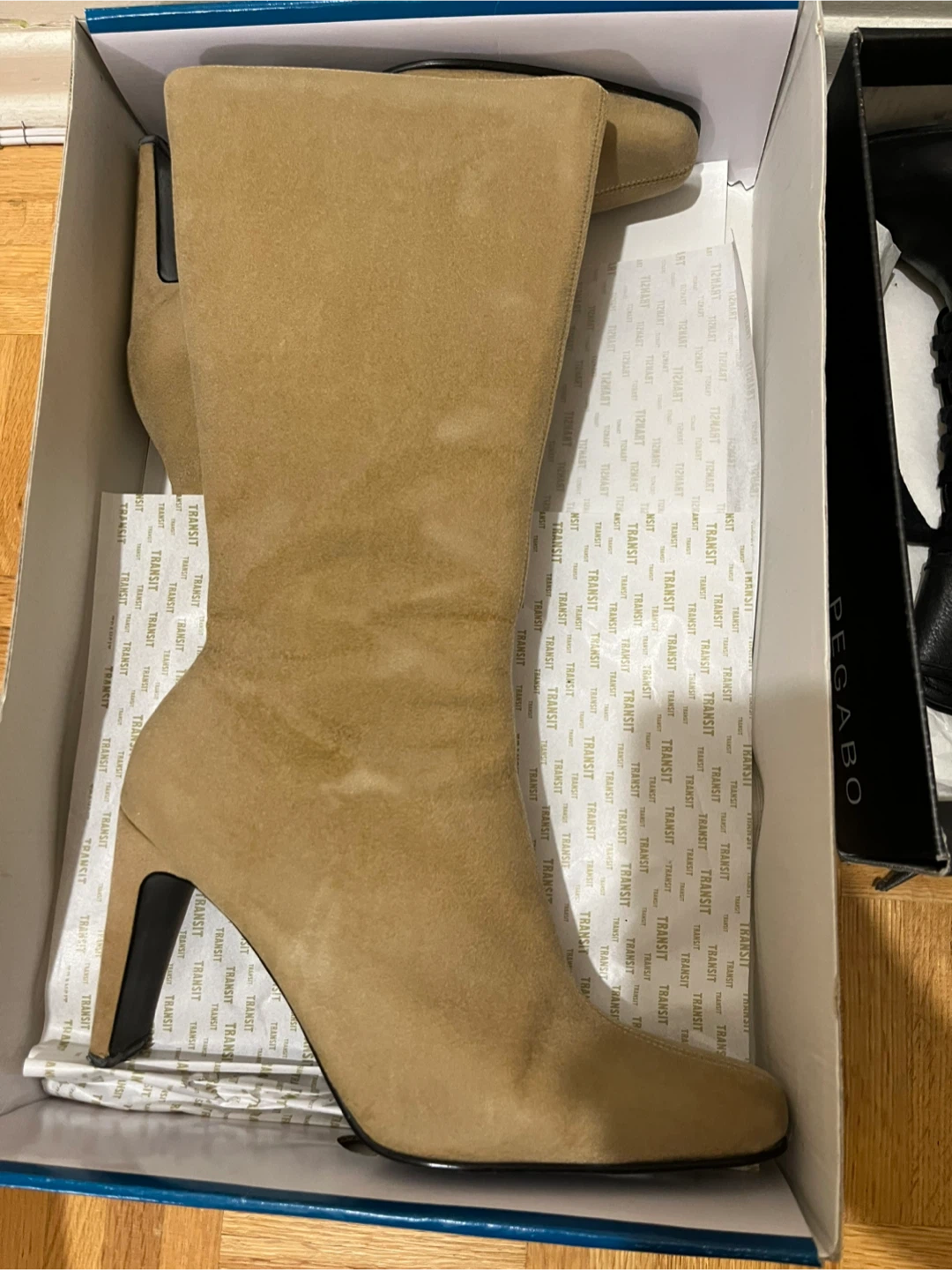 Ladies shoes