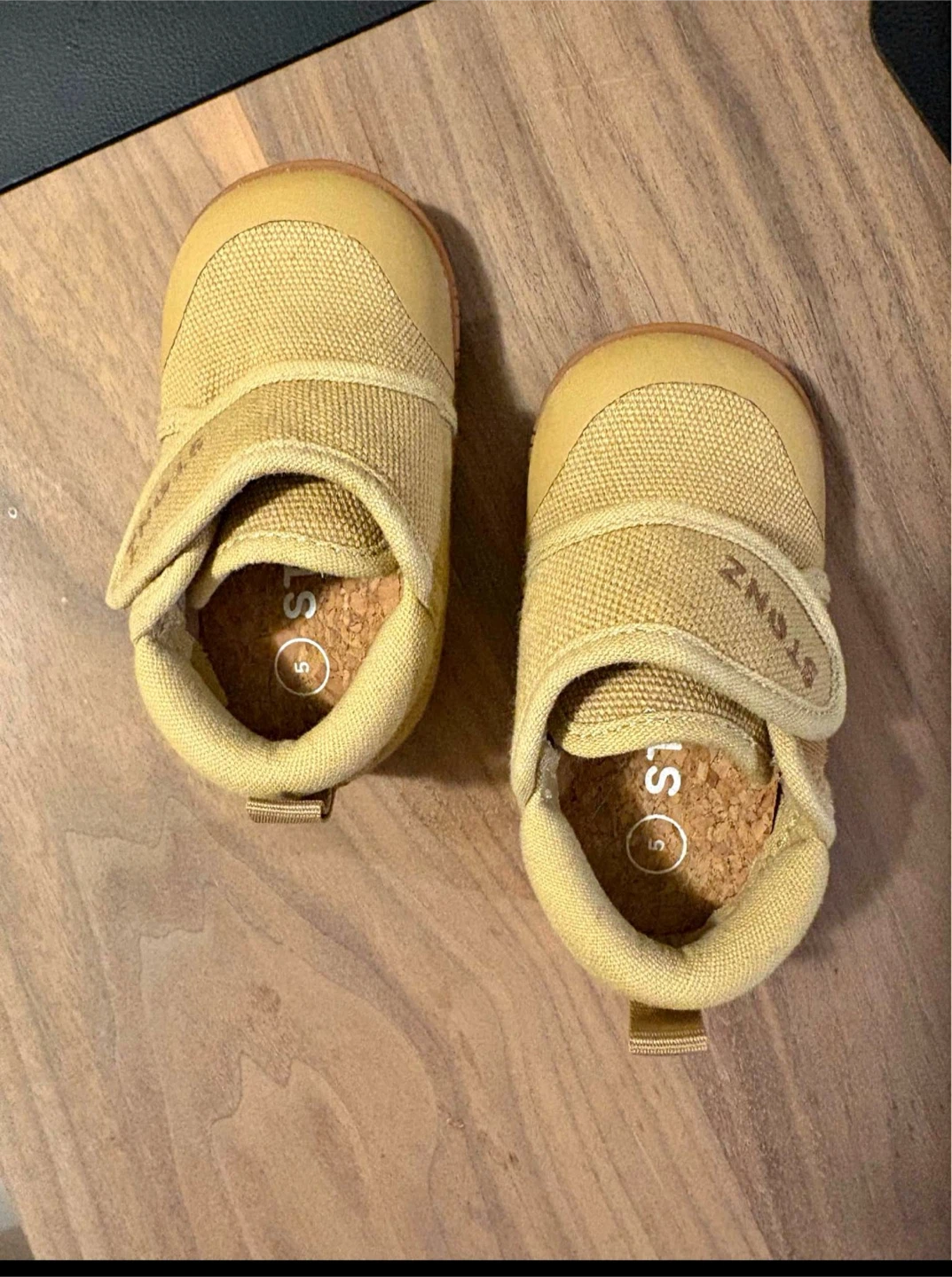 Stonz Toddler Shoes Size 5 - photo 4
