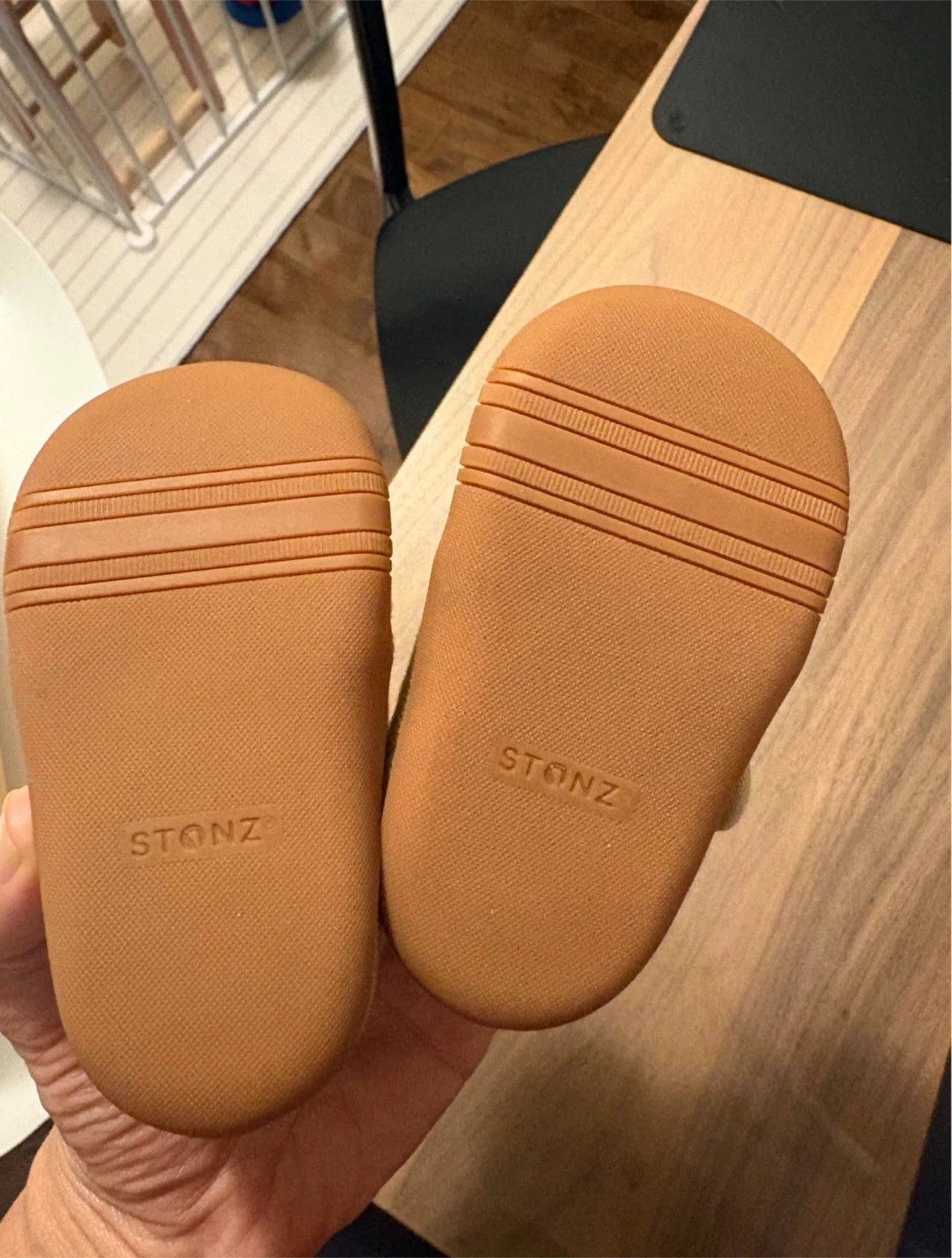 Stonz Toddler Shoes Size 5 - photo 5