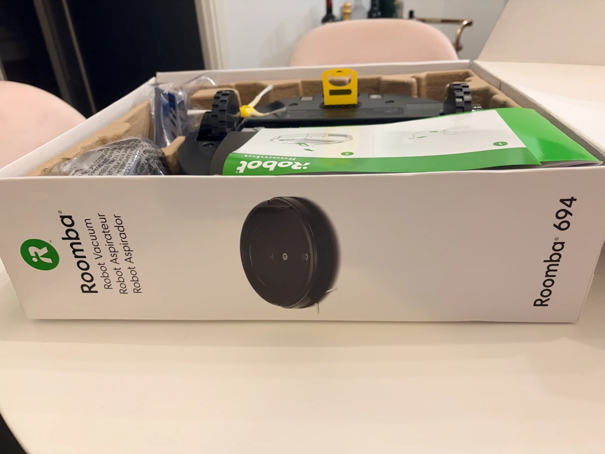 iRobot Roomba 694 Robot Vacuum – Never Used, Original Box - photo 4