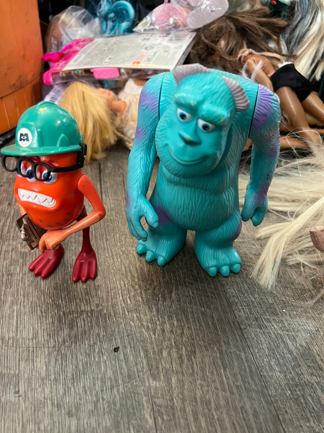 Monsters Inc. Sulley and George Sanderson Figures 🏈 - photo 2