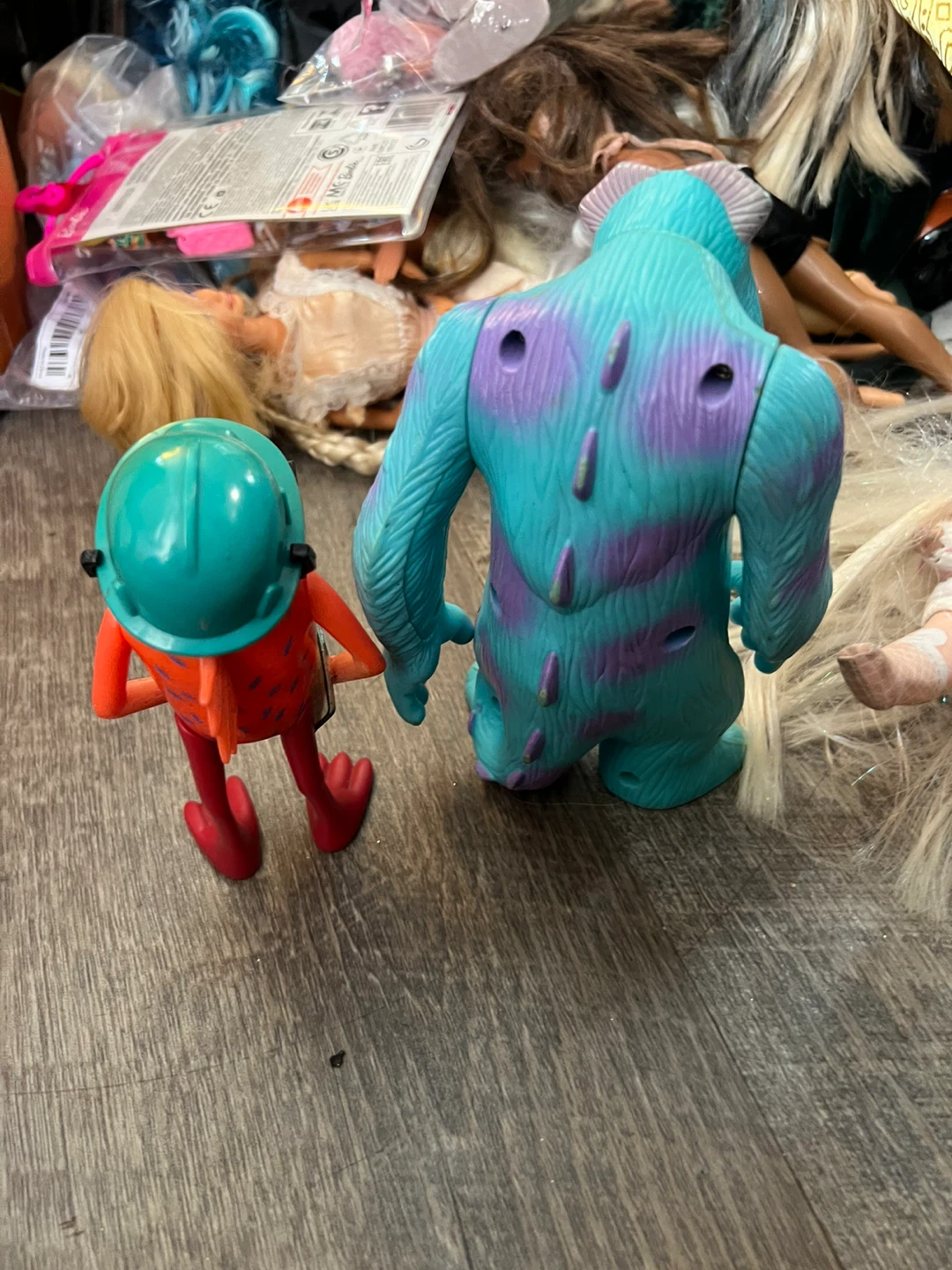 Monsters Inc. Sulley and George Sanderson Figures 🏈 - photo 3