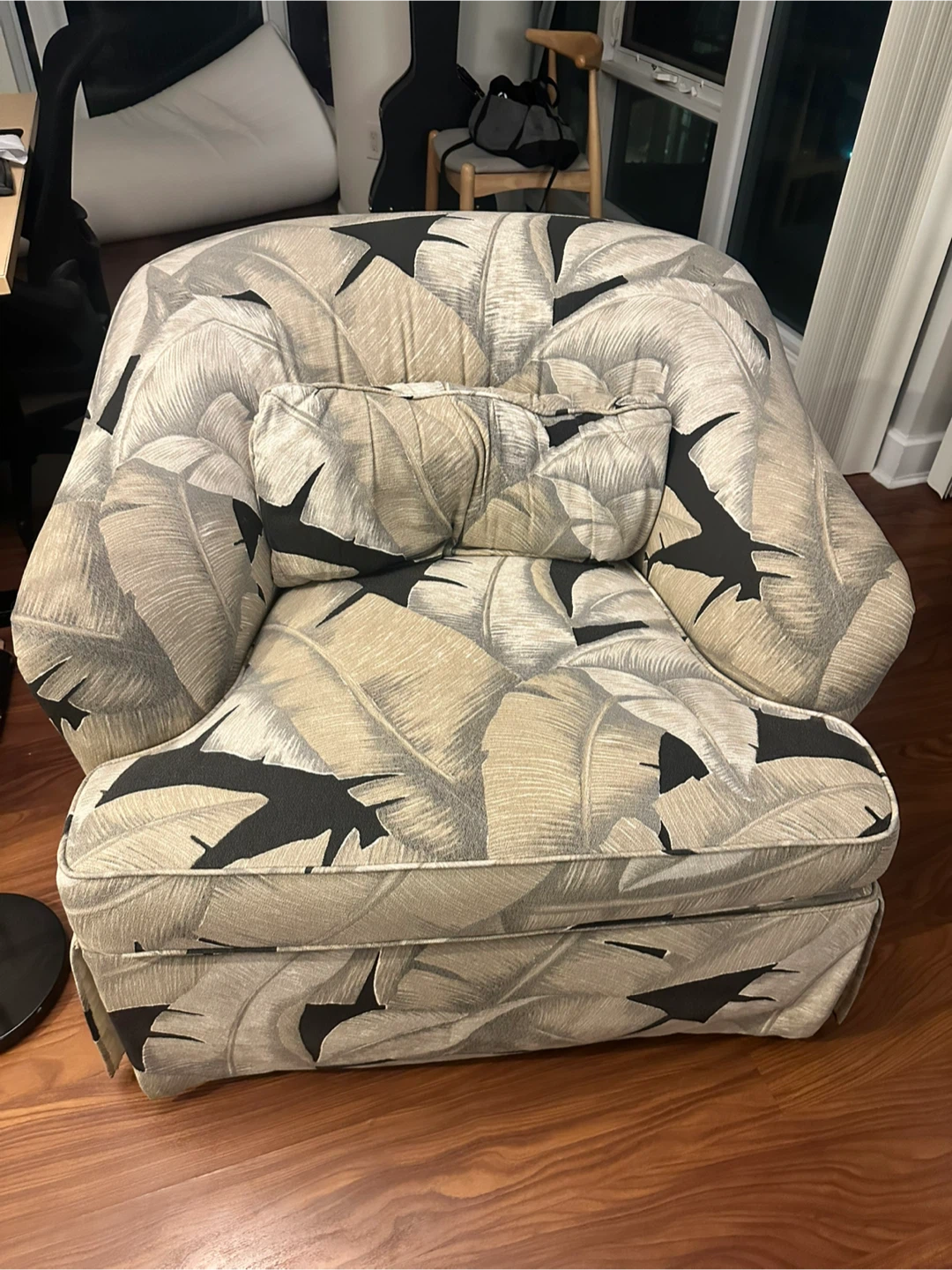 Comfortable Armchair - With Leaves and Flowers