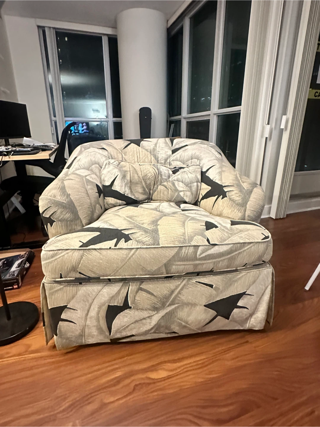 Comfortable Armchair - With Leaves and Flowers - photo 2