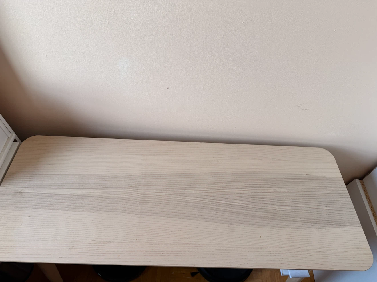 Desk - photo 4