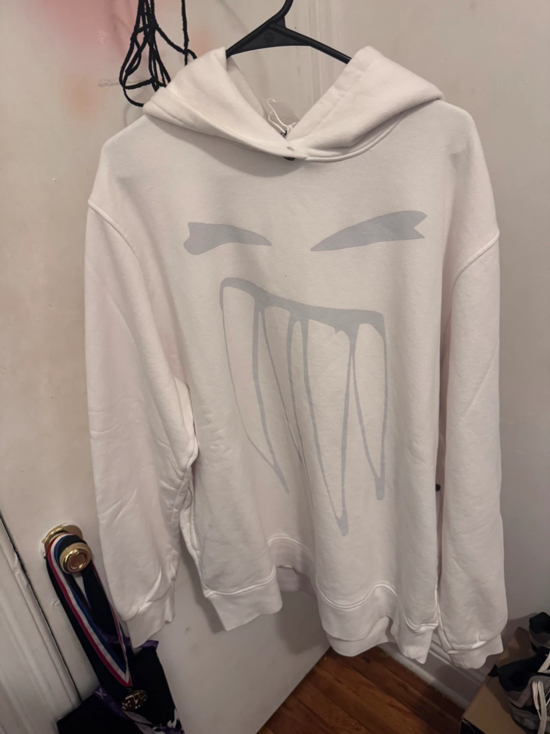 Reigning Fury White Hoodie XL