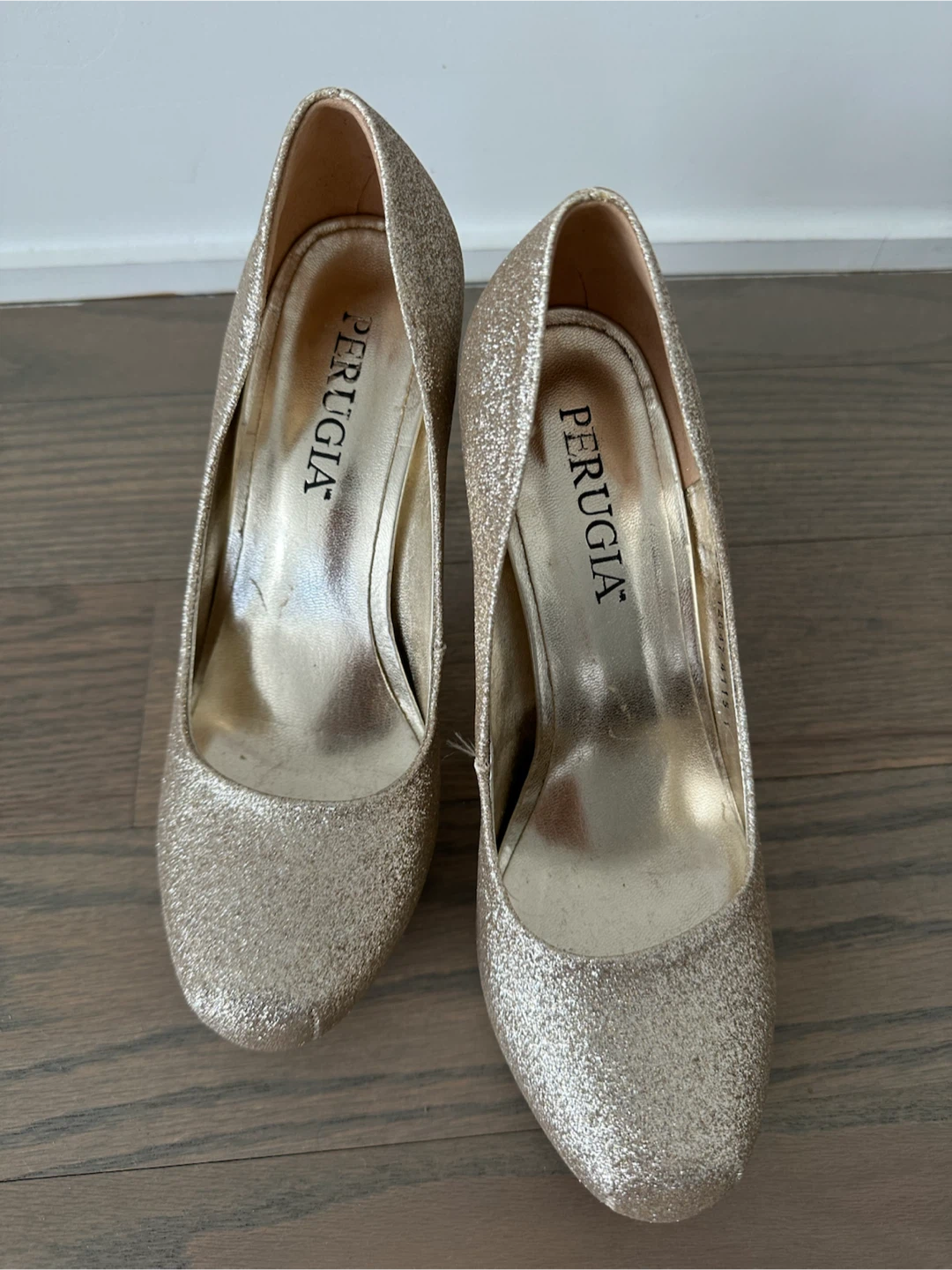 🏈 Perugia gold glitter platform pumps - photo 2