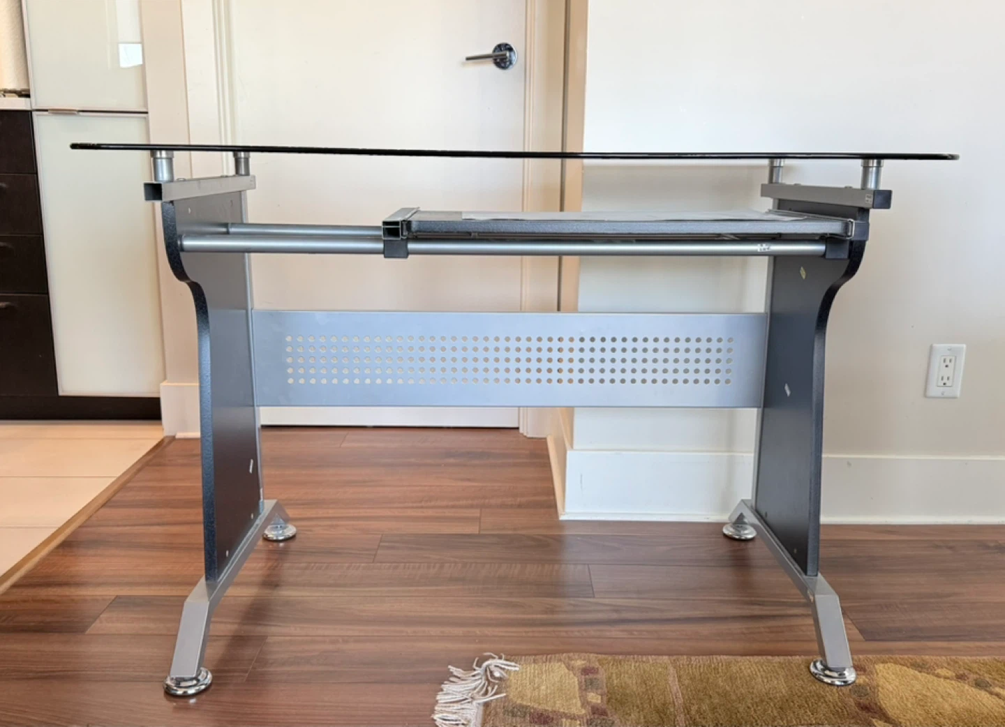Glass top computer desk - photo 2
