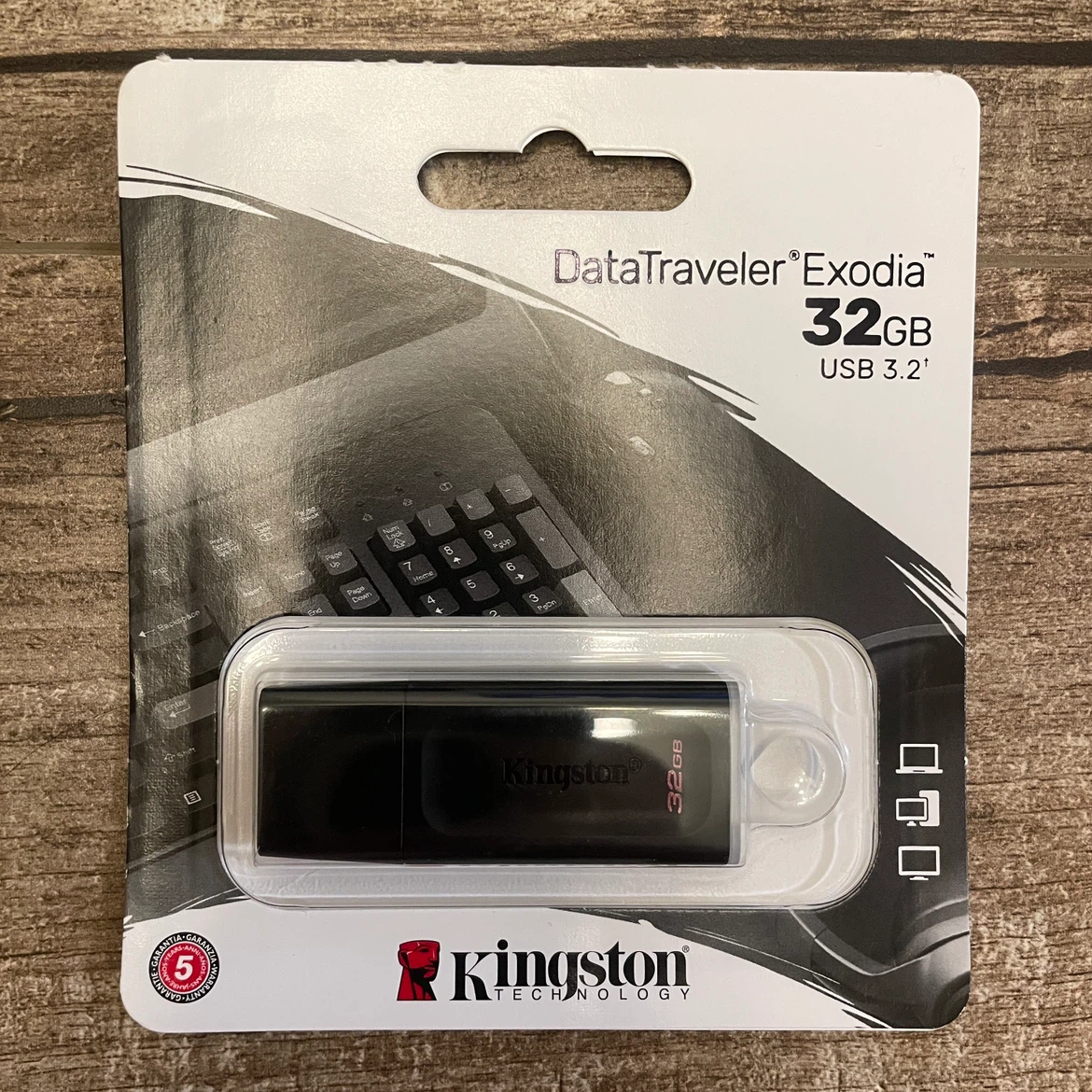 BRAND NEW 🥕 Kingston 32GB USB