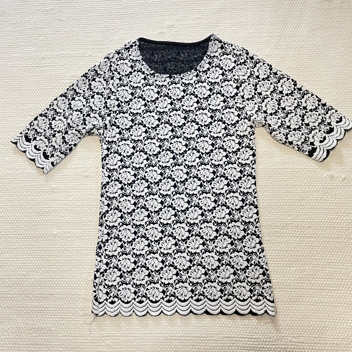 🏈 Blue and White Floral Lace Top