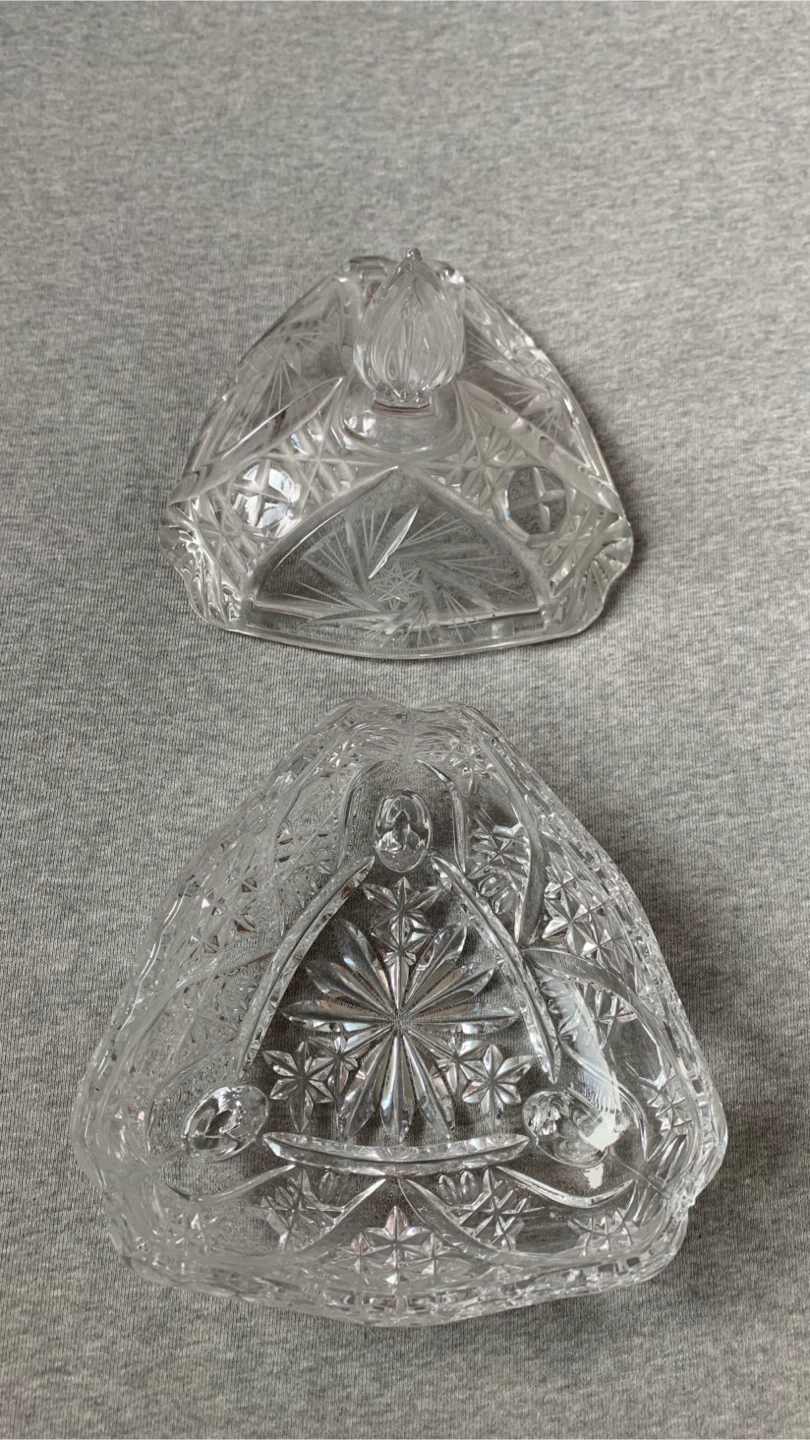 Vintage Triangle Shape Cut Glass Covered Dish 🏈 - photo 2