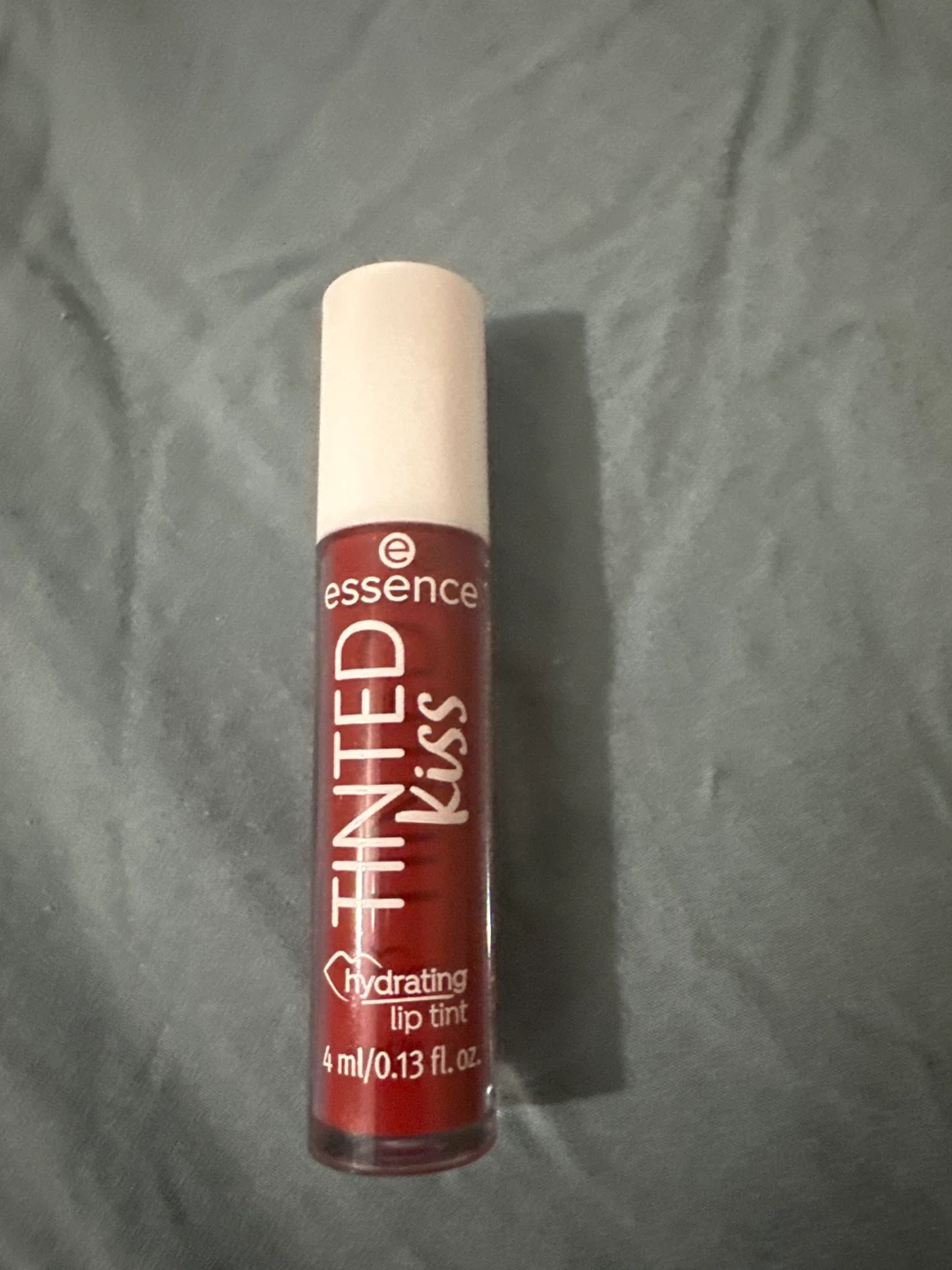 🏈Essence Tinted Kiss Hydrating Lip Tint - 105 Ruby Red