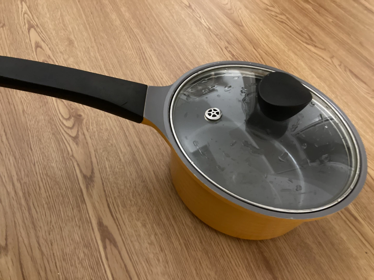 Yellow Saucepan with Glass Lid🏈