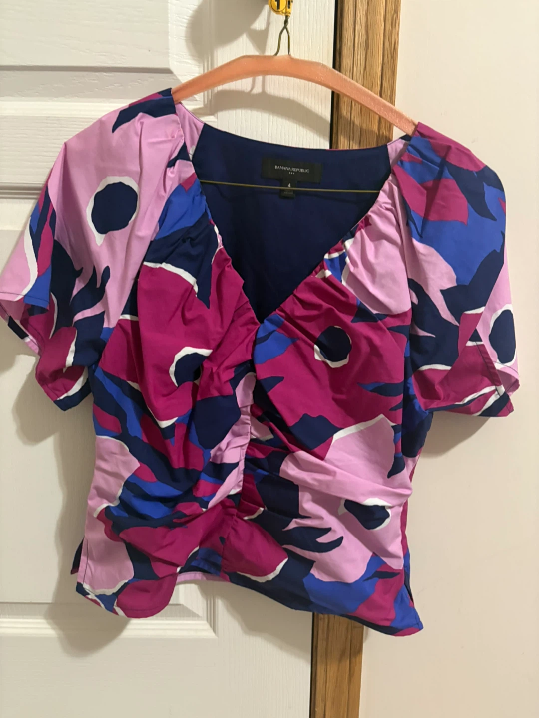 Banana Republic floral top size 4