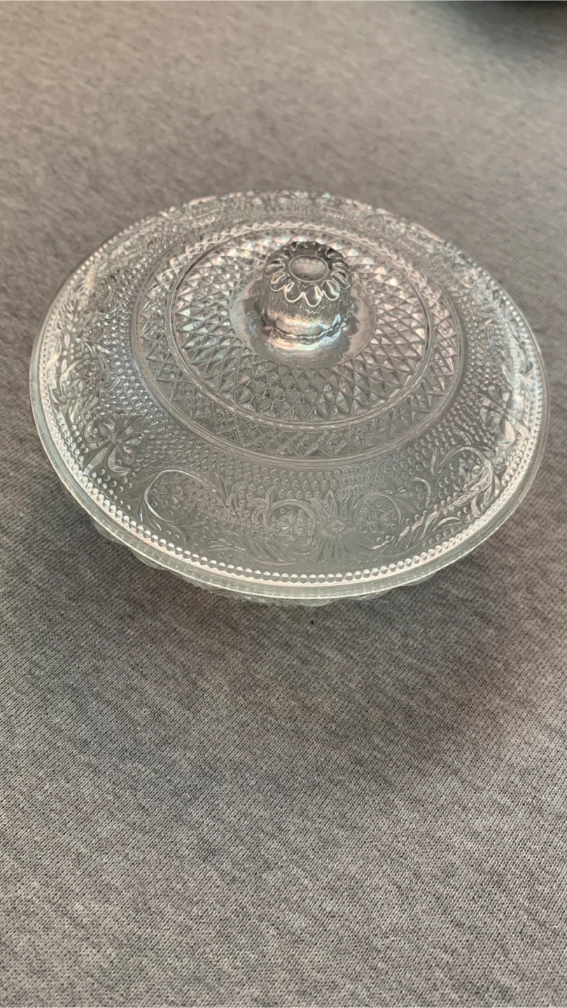 Beautiful Vintage Clear Glass Candy Dish with Lid 🏈
