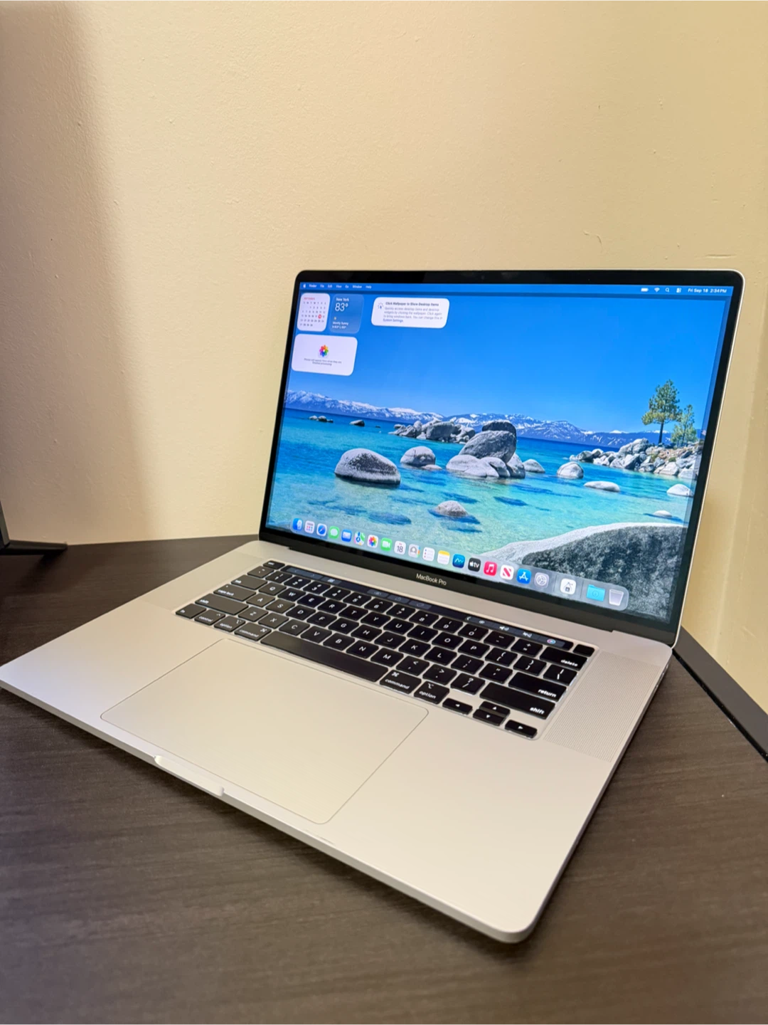 Apple MacBook Pro 16-inch (16GB RAM/ 512GB SSD)