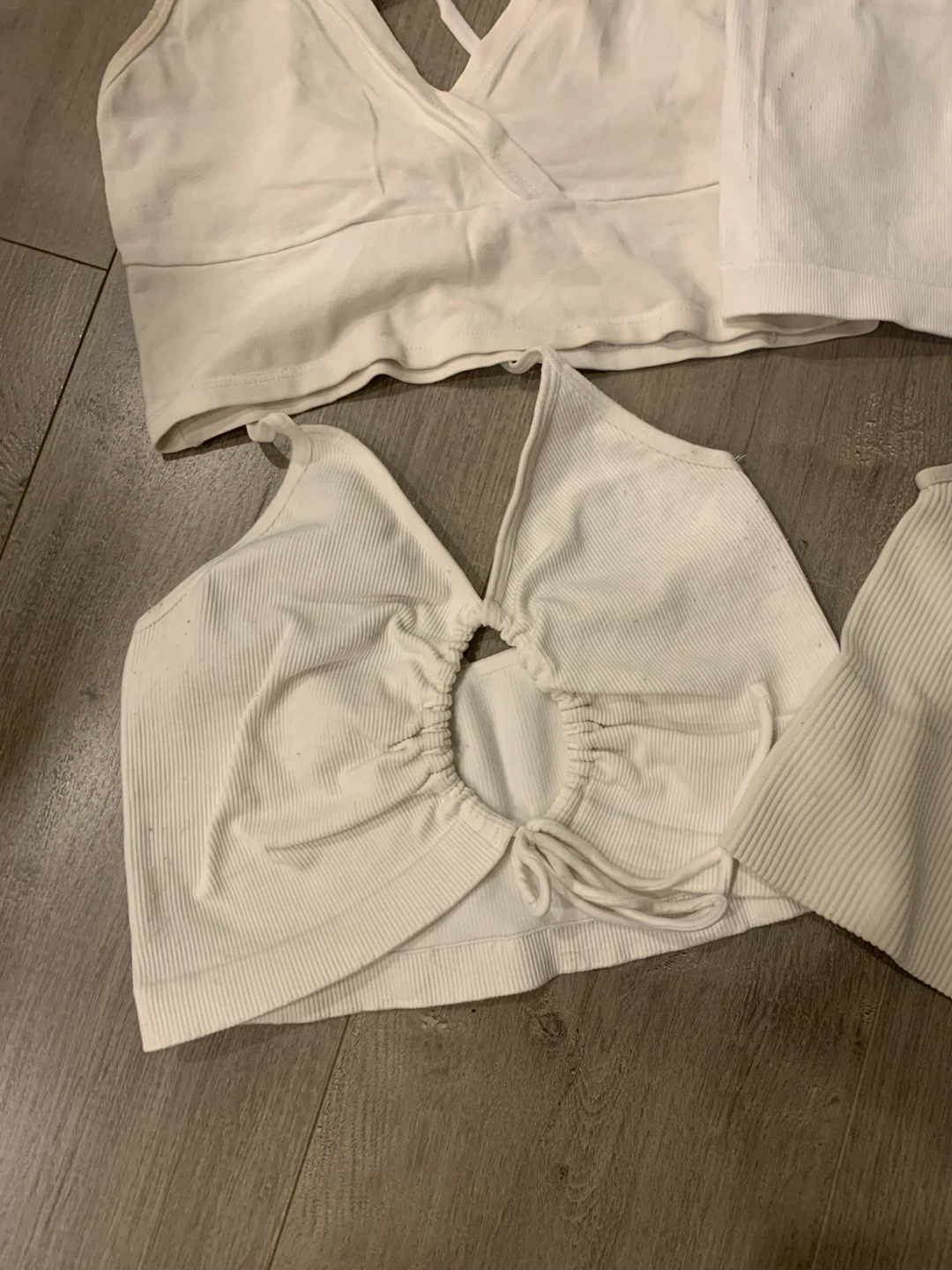 Lot of White / creme Crop Tops 🏈🏈 - photo 2
