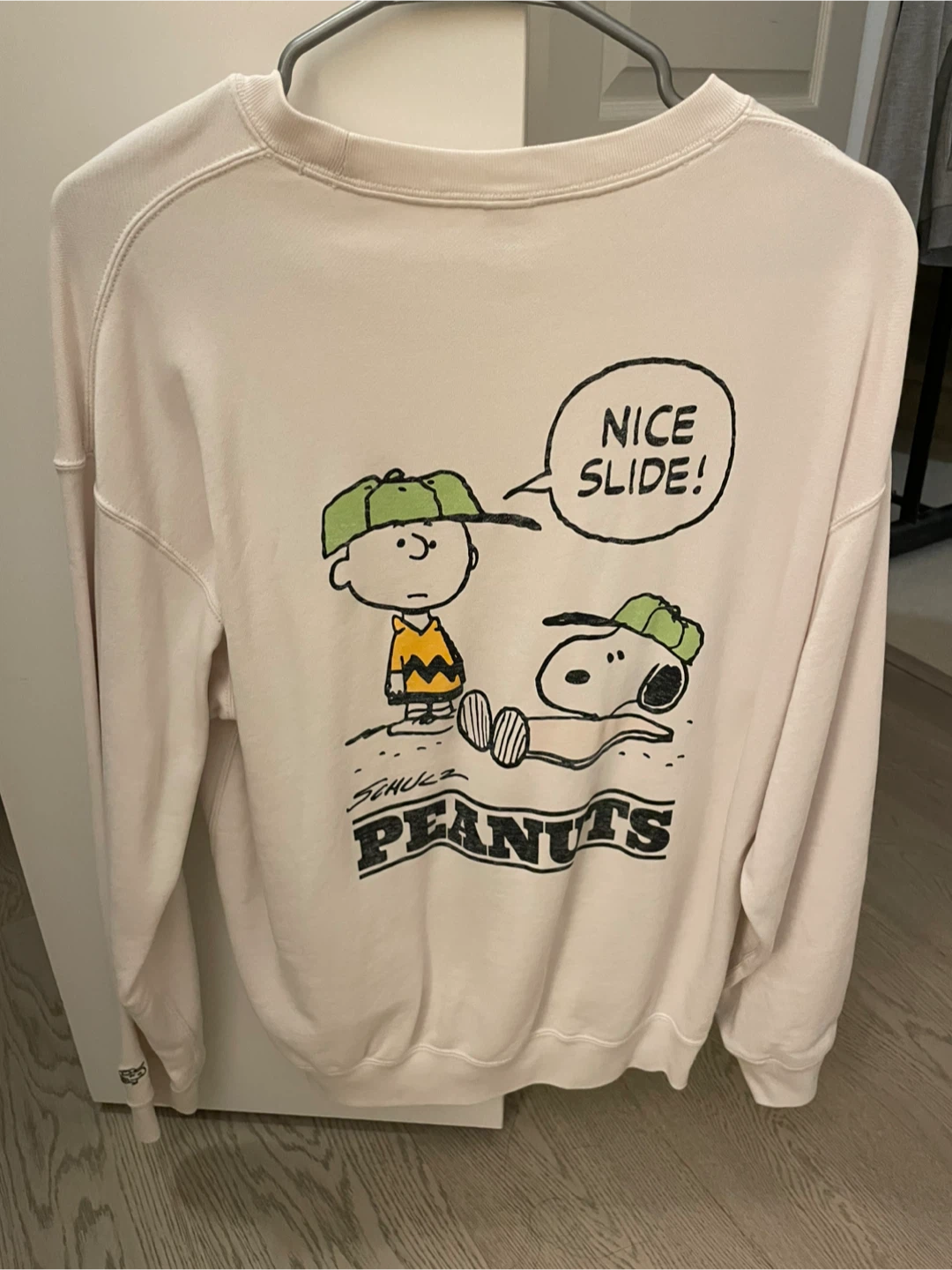 Uniqlo Peanuts Snoopy Crewneck Sweatshirt 🏈