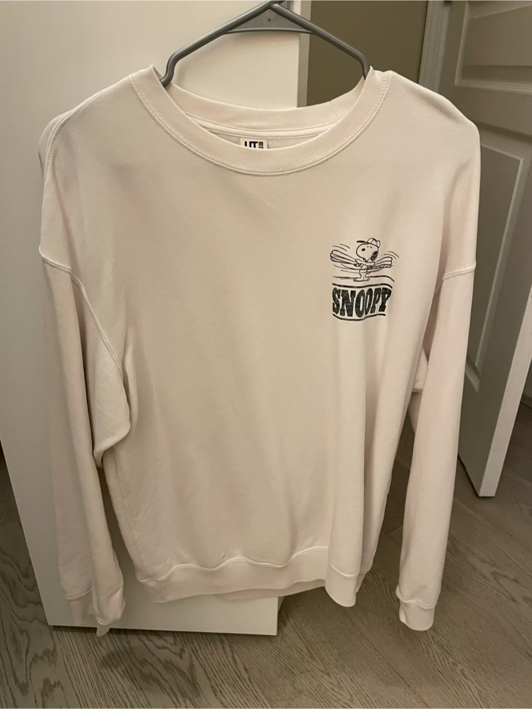 Uniqlo Peanuts Snoopy Crewneck Sweatshirt 🏈 - photo 2
