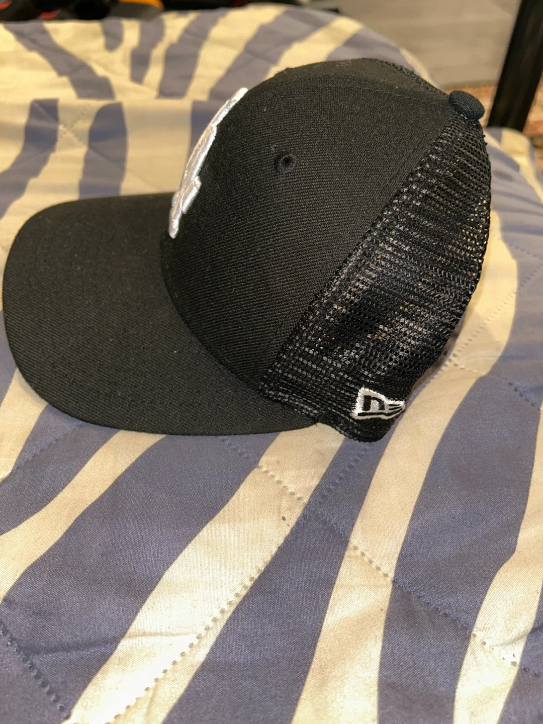 New Era LA Dodgers Mesh Trucker Hat - photo 2