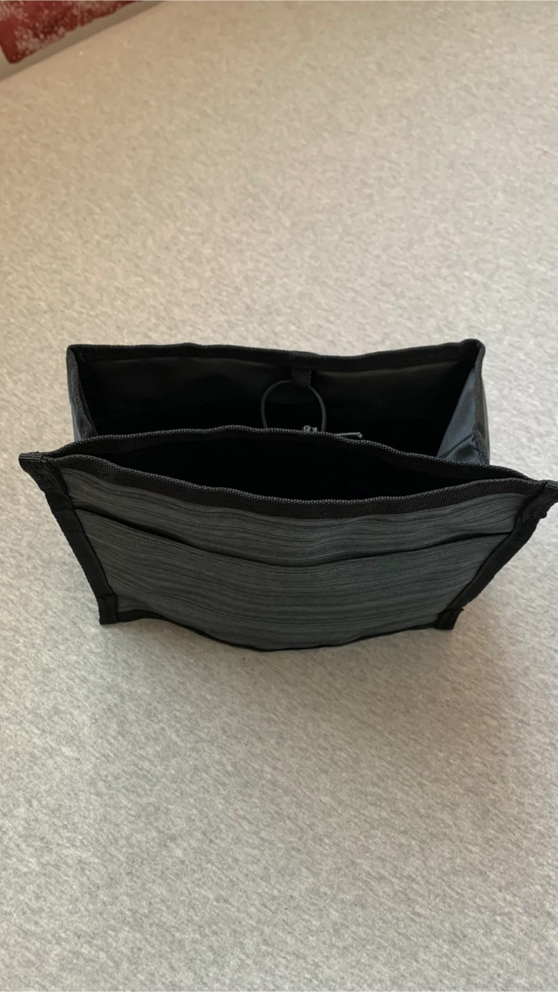 Two Grey multi-compartment travel organizers 🏈 - photo 3