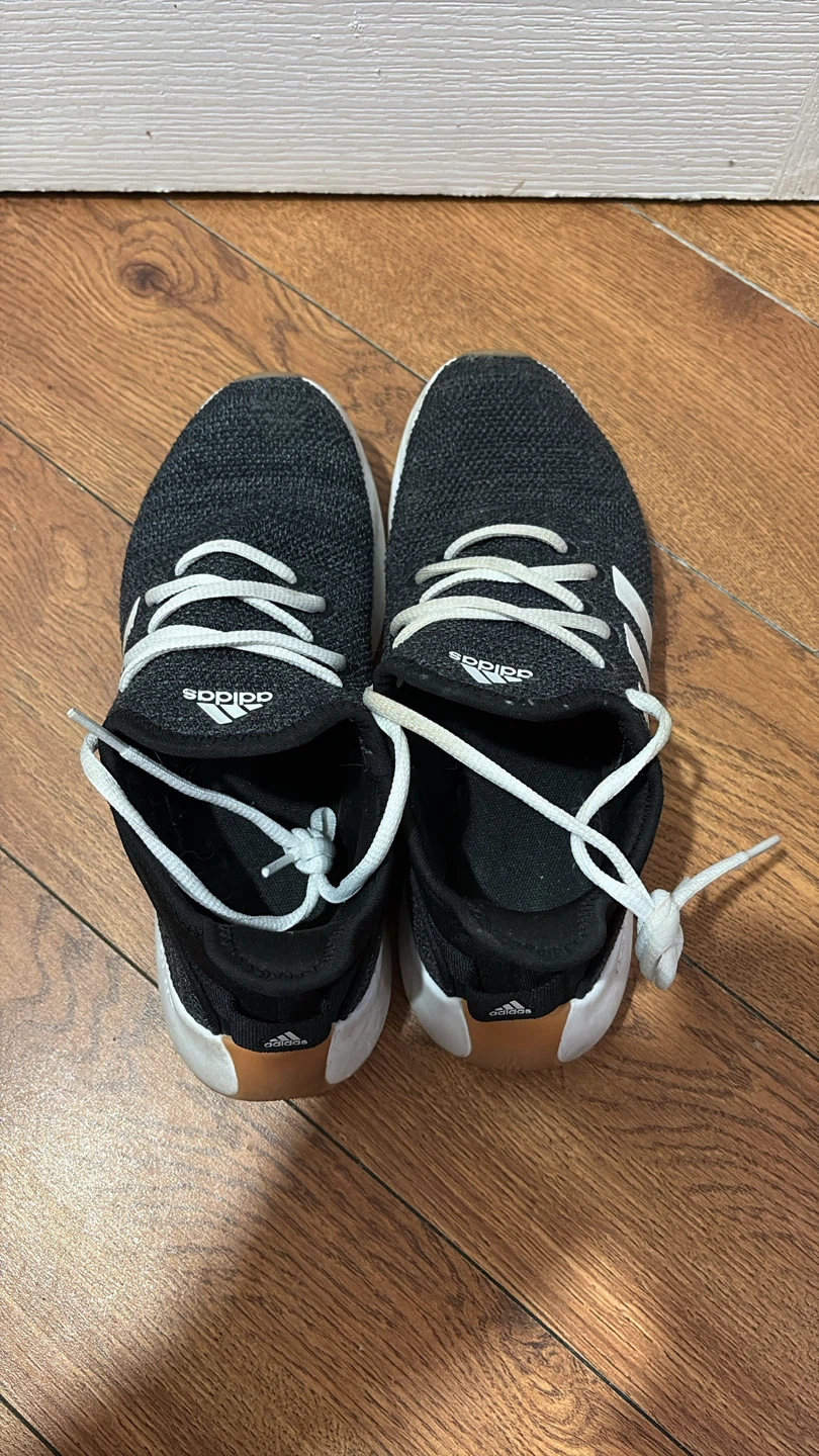 Adidas sneakers size US 6.5 🏈