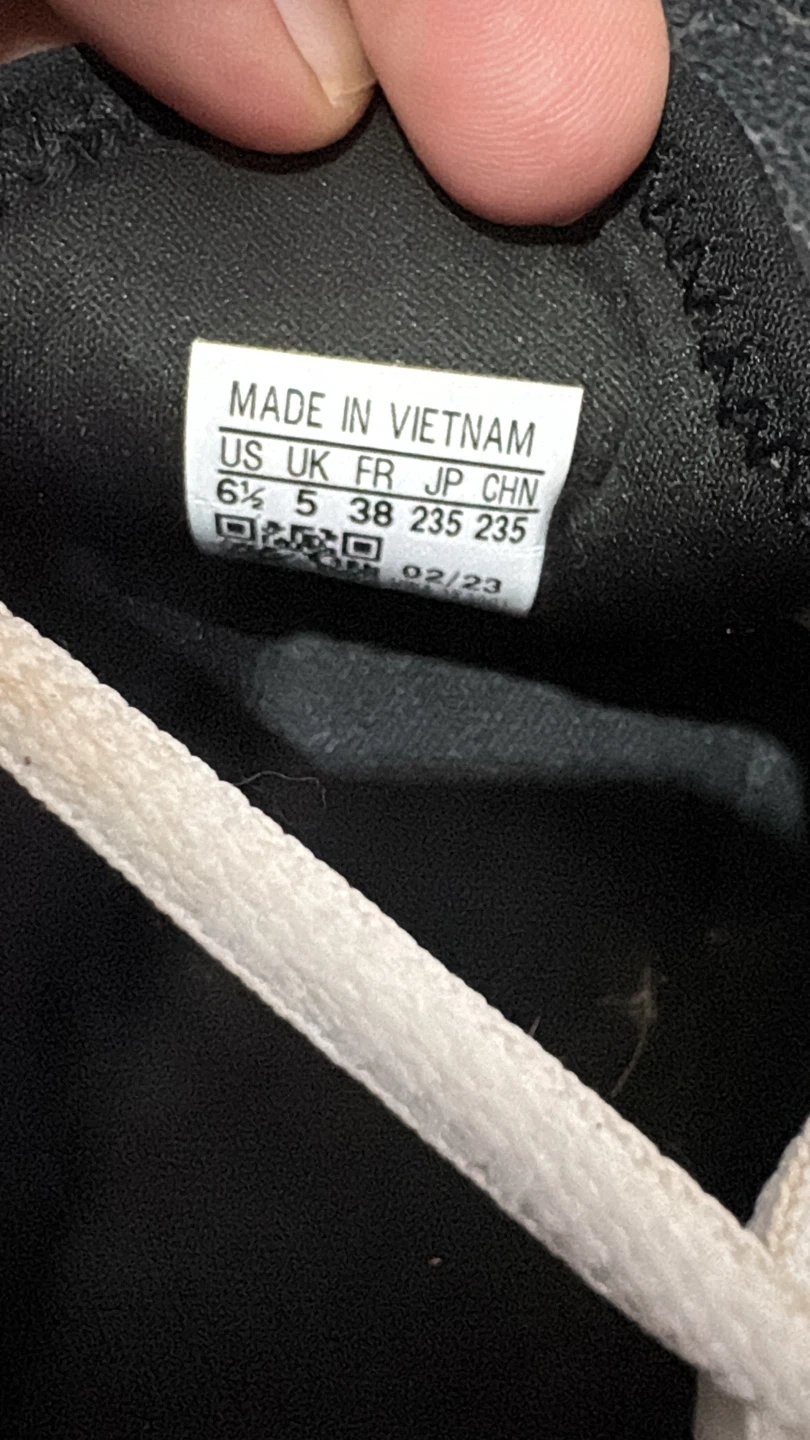 Adidas sneakers size US 6.5 🏈 - photo 2