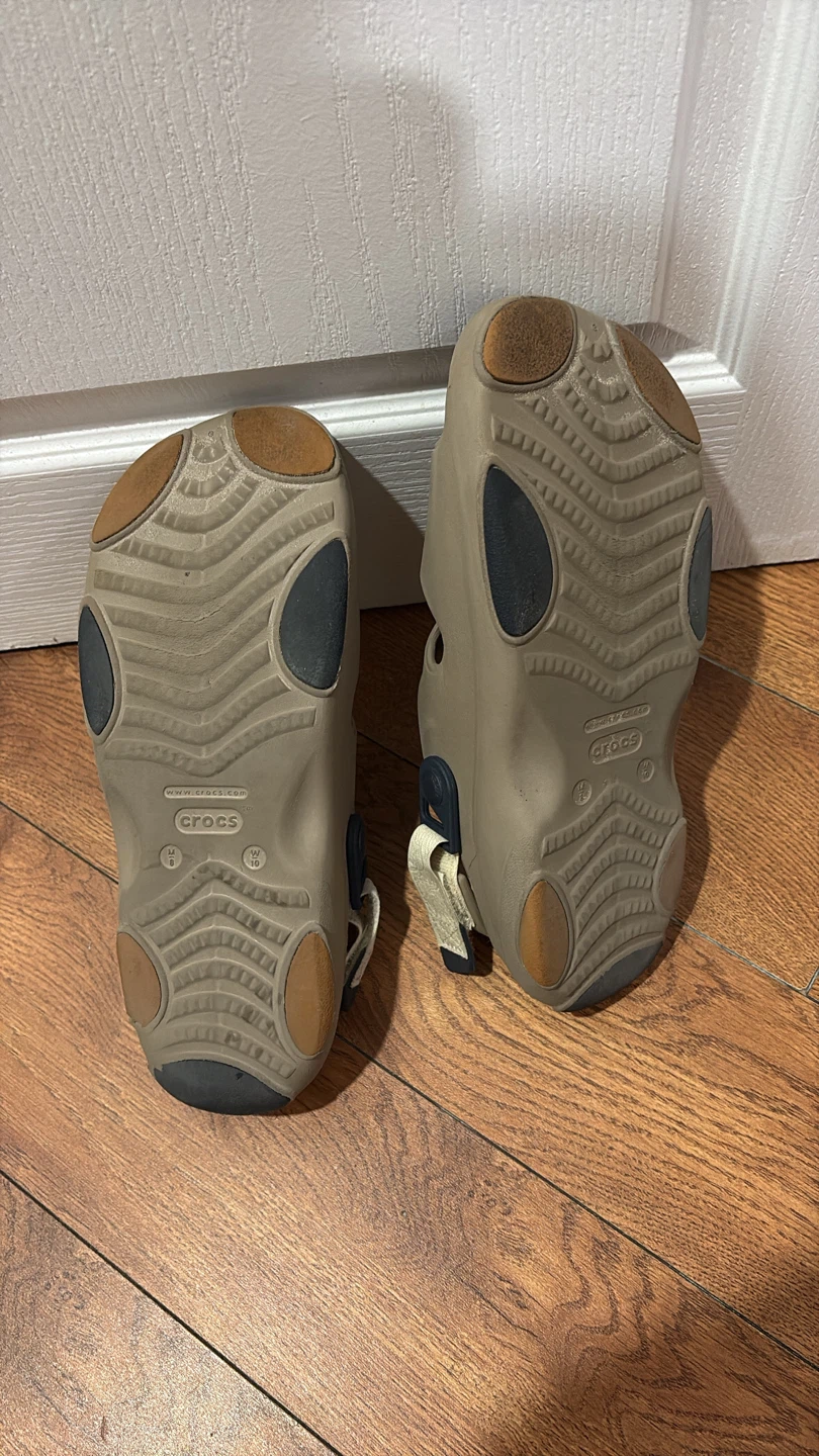 Crocs Men's 8 / Women's 10 Sandals 🏈 - photo 2