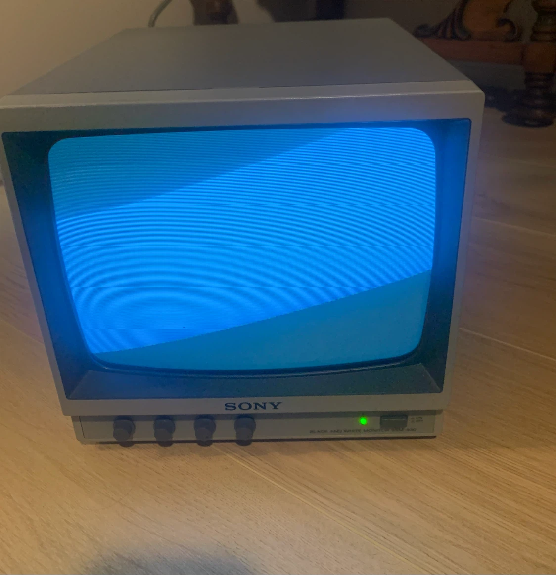 Sony SSM-930 Black and White Monitor - photo 2