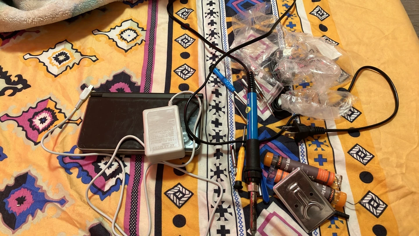 Nintendo DSi XL with Soldering Kit 🏈