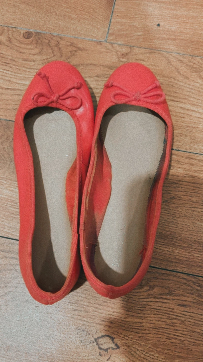 Mercado Global Red Ballet Flats 🏈