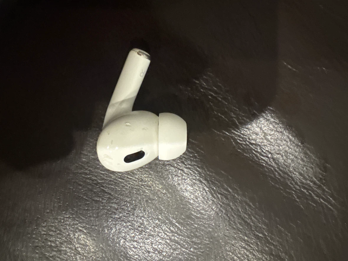 Apple AirPods Pro 2nd gen - photo 4