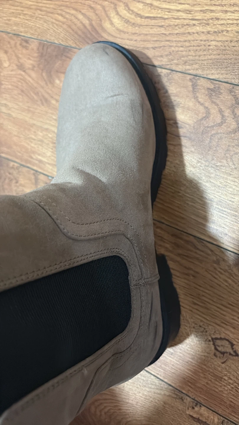 Taupe Suede Chelsea Boots 🏈 - photo 3