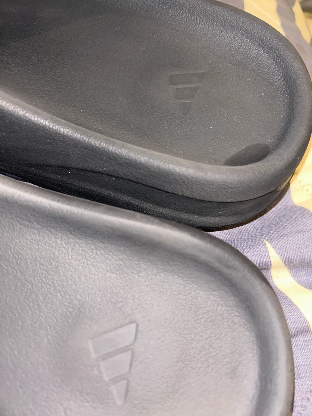 Adidas Yeezy Slides Black - photo 2