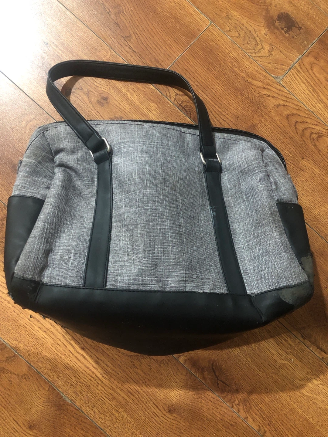 Cosmopolitan Grey and Black Tote Bag 🏈